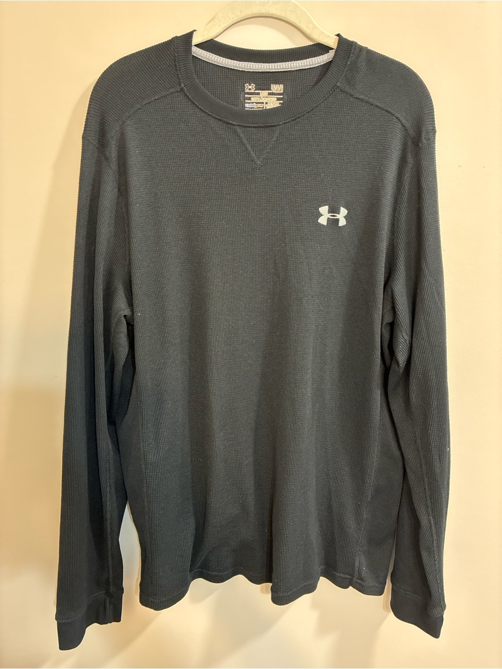 Under Armour Men’s Long Sleeve Crewneck Black Thermal Top Large